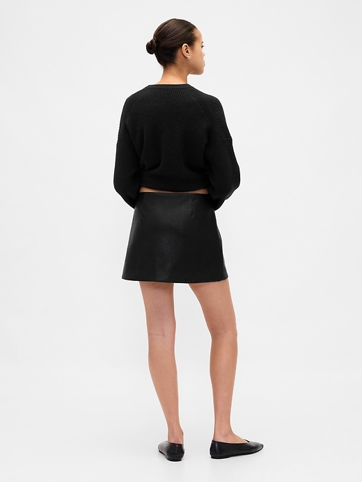 mini-skort aus veganem leder