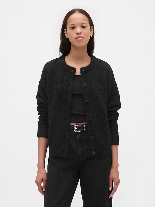 flauschiger cardigan mit lochmuster
