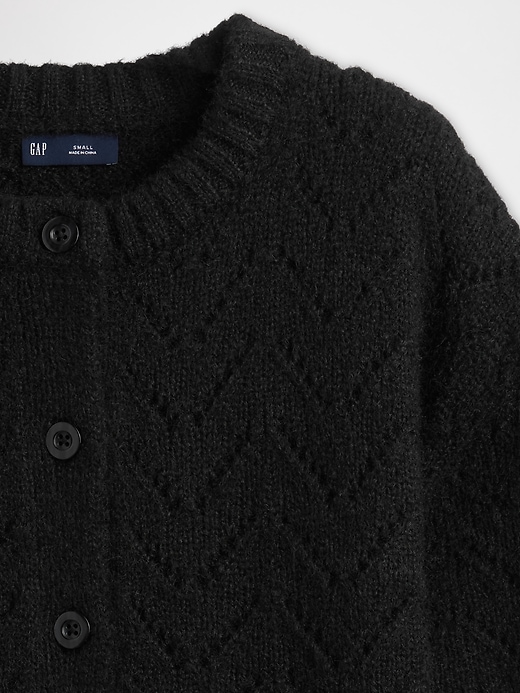 flauschiger cardigan mit lochmuster