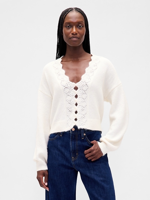 flauschiger punktierter gewellter crop-cardigan