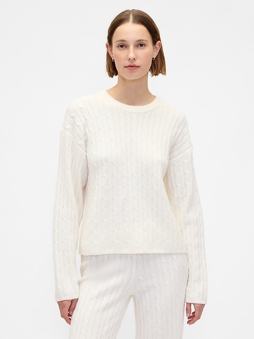 cashsoft zopfstrickpullover mit rundhalsausschnitt