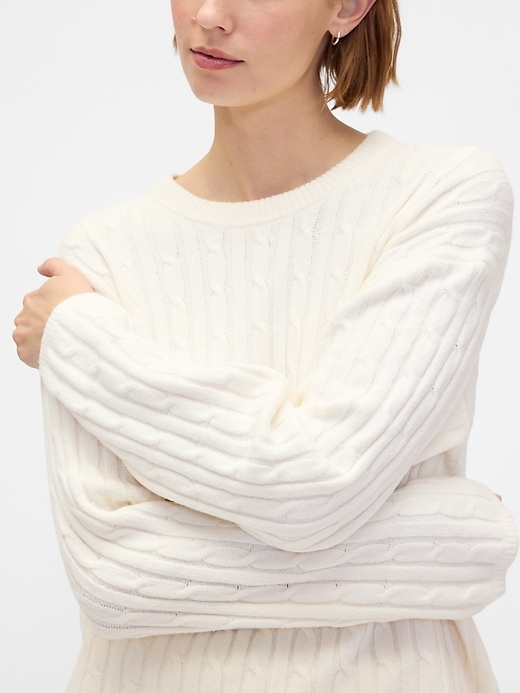 cashsoft zopfstrickpullover mit rundhalsausschnitt