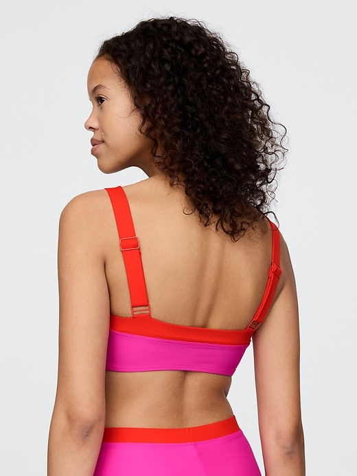 bandeau-bikini-oberteil in farbblock-optik