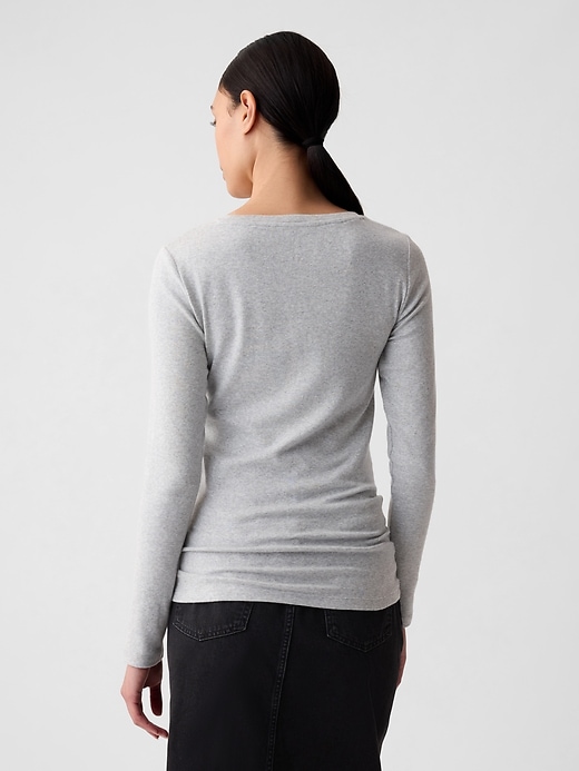 modernes rundhals-t-shirt