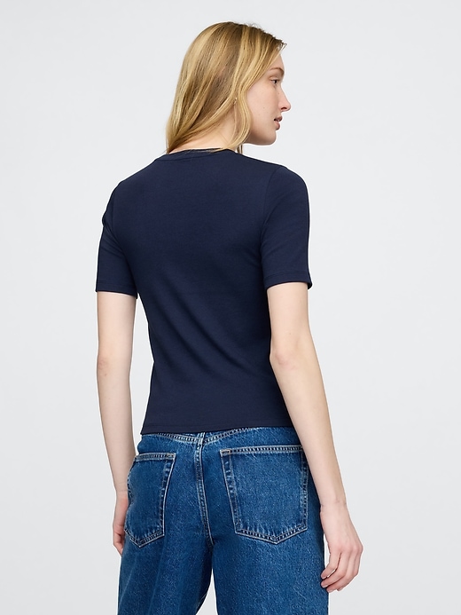 modernes rundhals-t-shirt