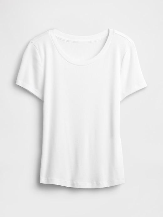 modernes rippstrick-t-shirt