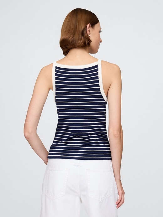 modernes tanktop mit schürzenkragen