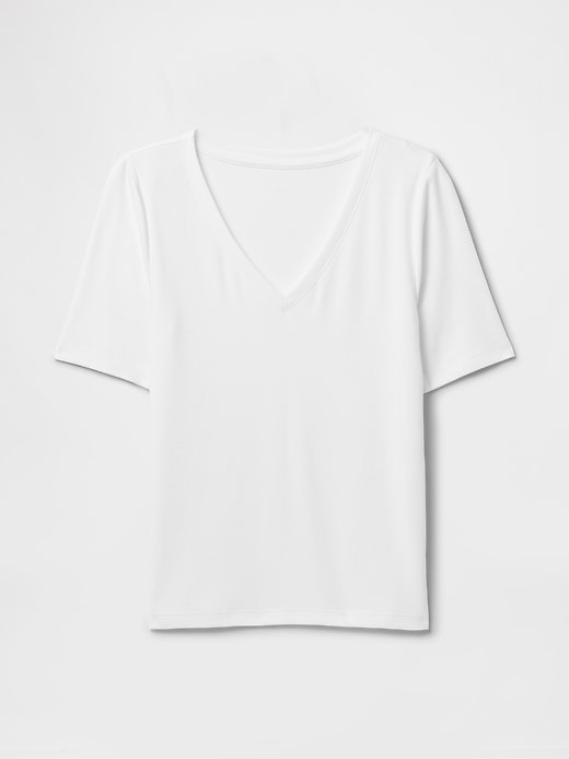modernes t-shirt mit v-ausschnitt