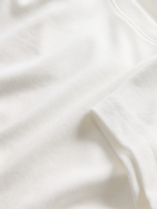 modernes crop-t-shirt