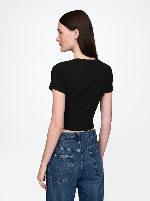 modernes crop-t-shirt