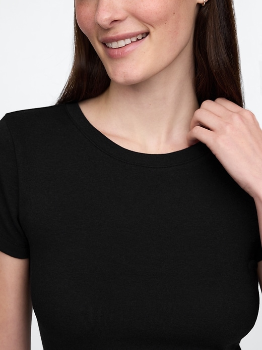 modernes crop-t-shirt