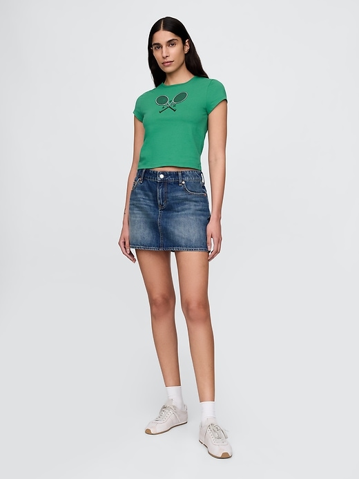 crop-t-shirt mit grafikprint