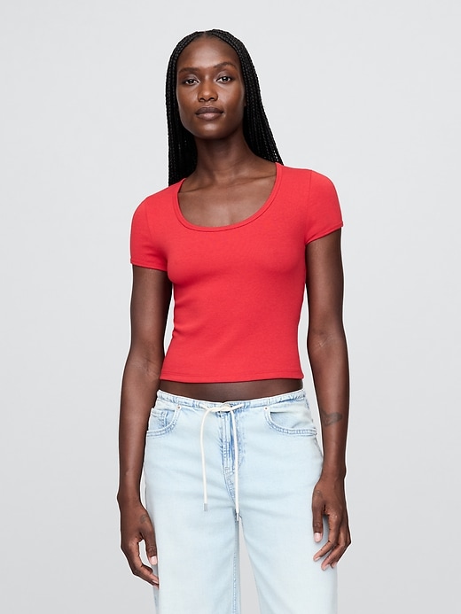 modernes crop-t-shirt mit kurzen Ärmeln