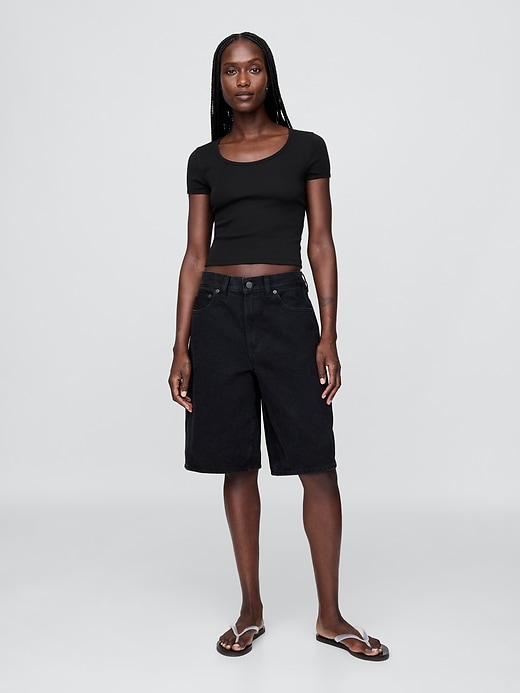 modernes crop-t-shirt mit kurzen Ärmeln