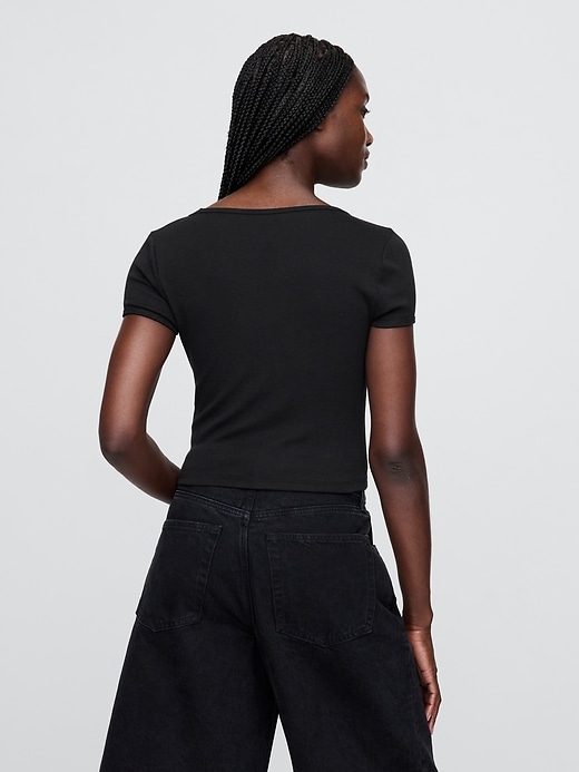modernes crop-t-shirt mit kurzen Ärmeln