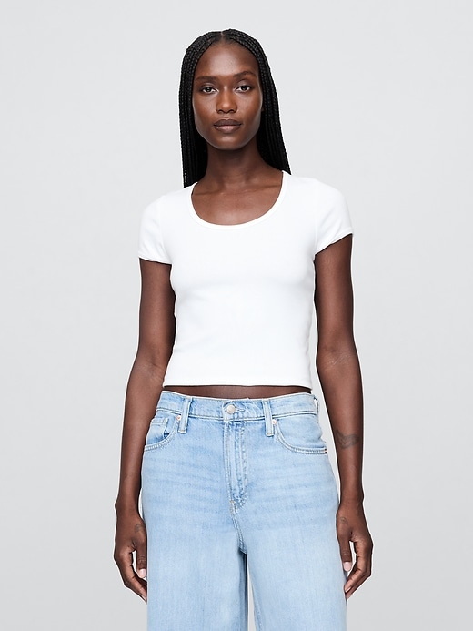 modernes crop-t-shirt mit kurzen Ärmeln