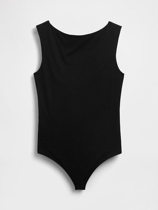 enggestrickter jersey-body mit u-boot-ausschnitt