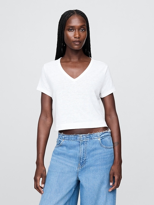 crop-t-shirt aus leinenmischgewebe mit v-ausschnitt