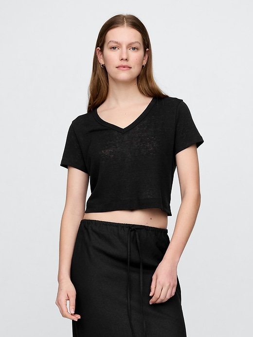 crop-t-shirt aus leinenmischgewebe mit v-ausschnitt