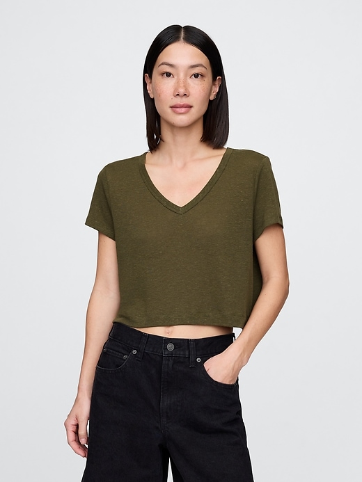 crop-t-shirt aus leinenmischgewebe mit v-ausschnitt