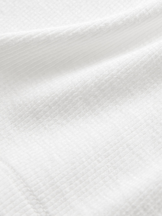 modernes bauchfreies tanktop mit schürzenkragen