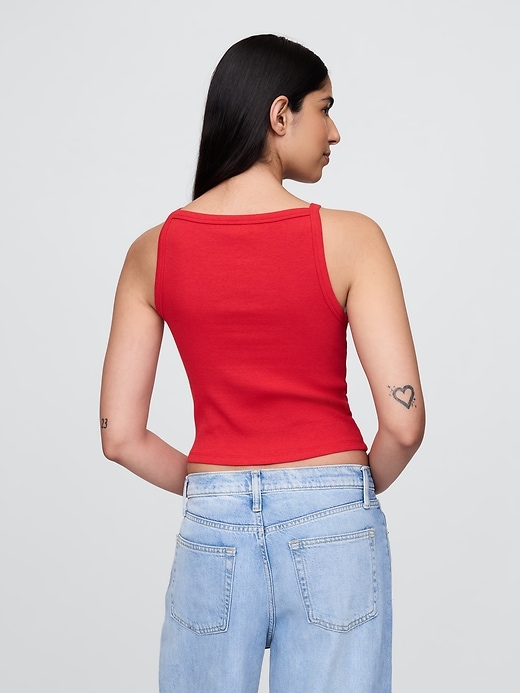 modernes bauchfreies tanktop mit schürzenkragen