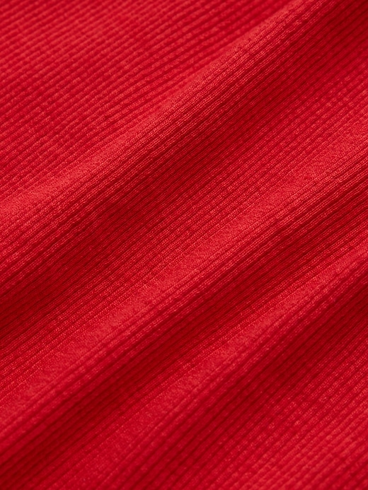 modernes bauchfreies tanktop mit schürzenkragen