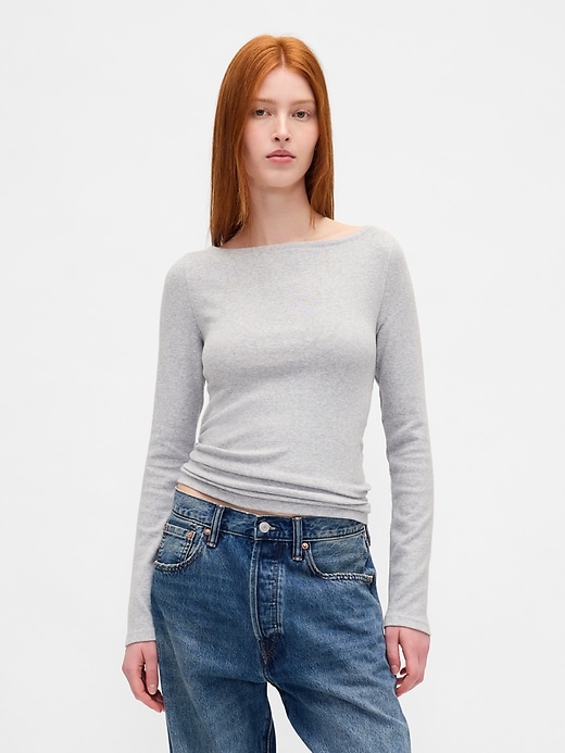 modernes t-shirt mit bootsausschnitt
