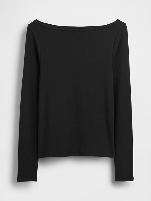 modernes t-shirt mit bootsausschnitt