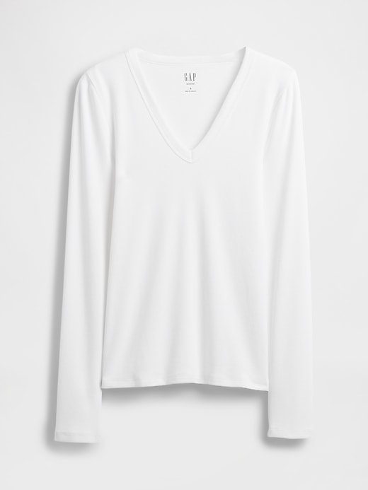modernes t-shirt mit v-ausschnitt