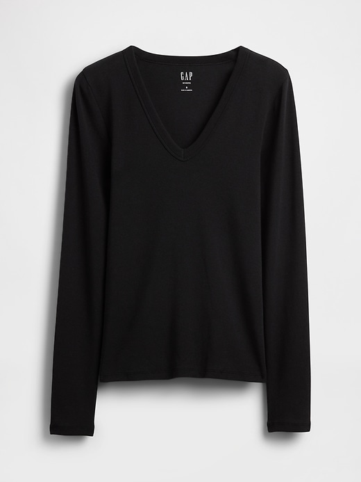 modernes t-shirt mit v-ausschnitt