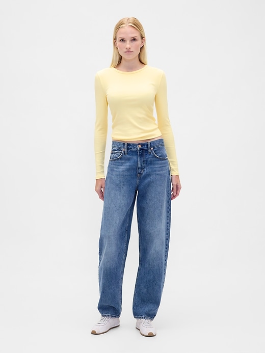 modernes kompaktes rippstrick-crop-t-shirt