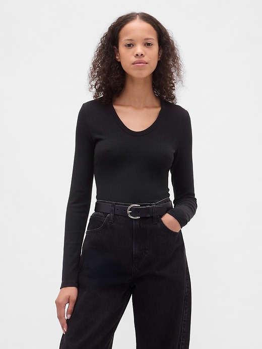 transparentes modernes rippstrick-t-shirt