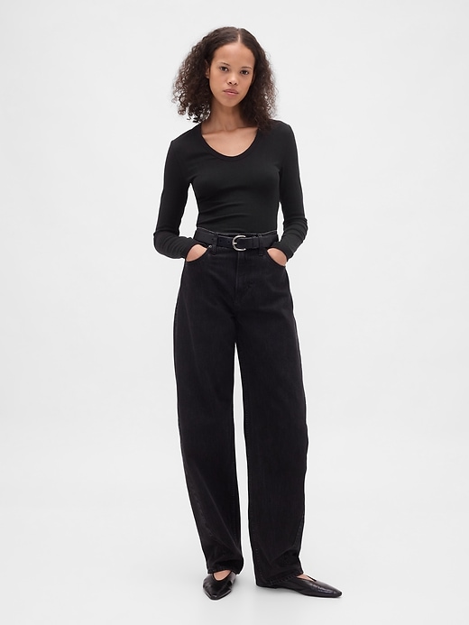 transparentes modernes rippstrick-t-shirt