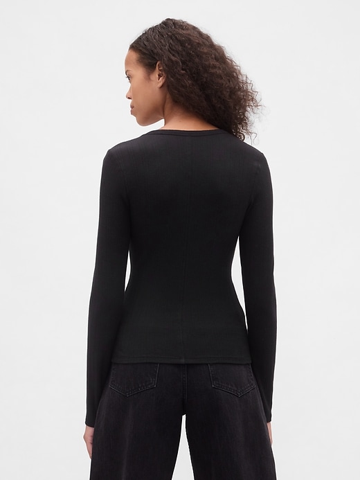 transparentes modernes rippstrick-t-shirt