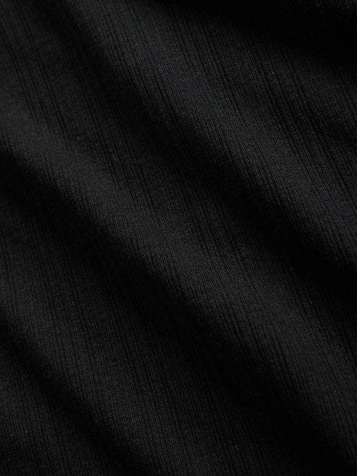 transparentes modernes rippstrick-t-shirt