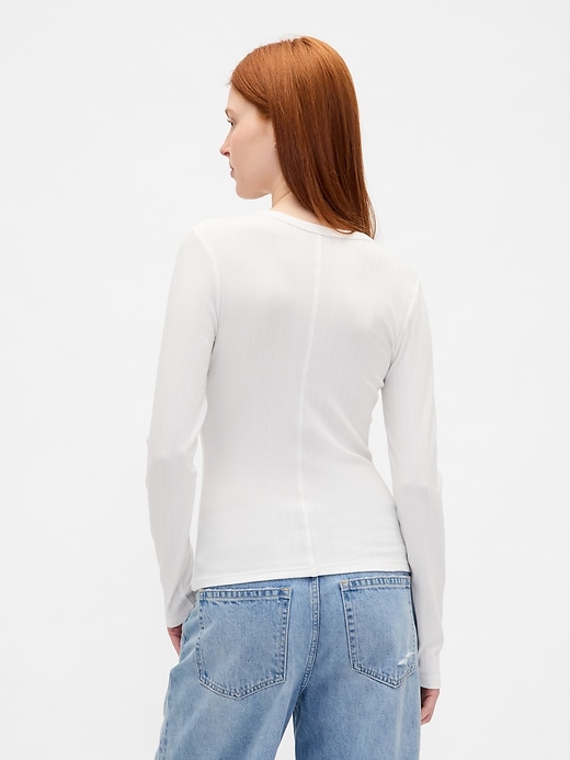 transparentes modernes rippstrick-t-shirt