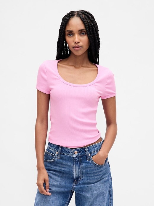 modernes kompaktes rippstrick-crop-t-shirt