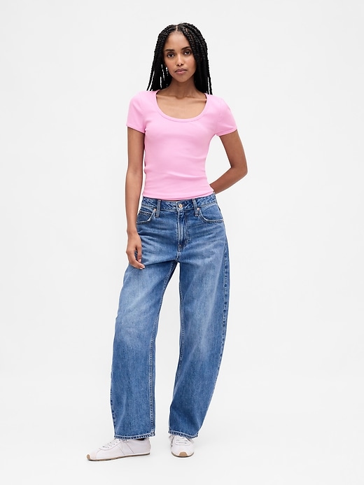 modernes kompaktes rippstrick-crop-t-shirt