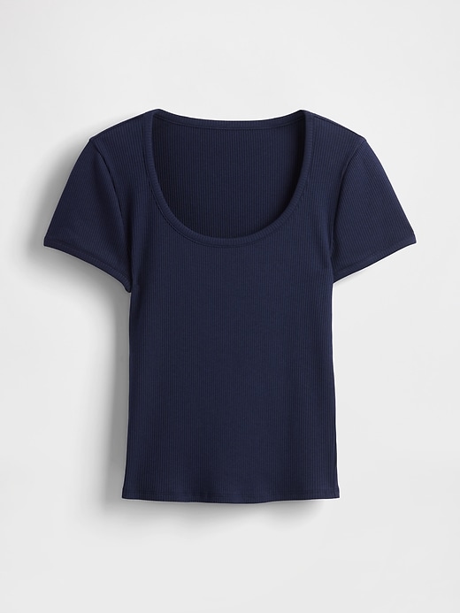 modernes kompaktes rippstrick-crop-t-shirt