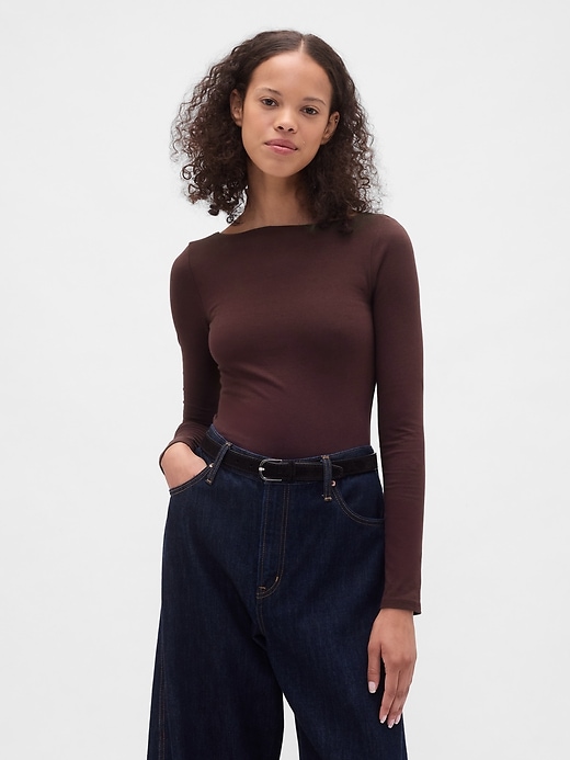 feingestricktes jersey-t-shirt mit u-boot-ausschnitt und offenem rücken