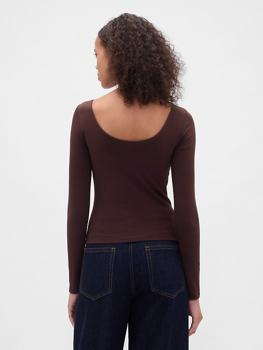 feingestricktes jersey-t-shirt mit u-boot-ausschnitt und offenem rücken