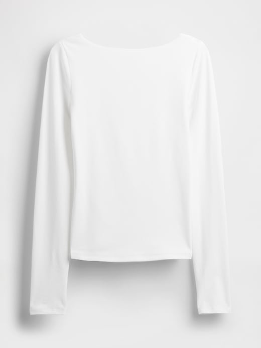 feingestricktes jersey-t-shirt mit u-boot-ausschnitt und offenem rücken