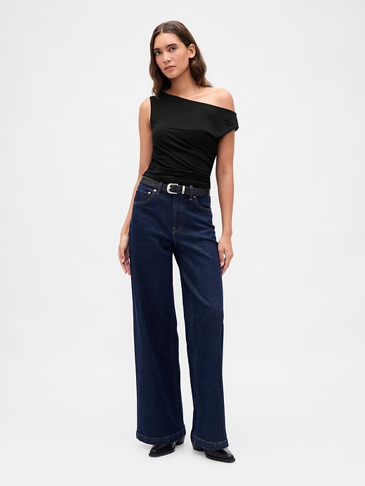 schulterfreies gerafftes crop-top