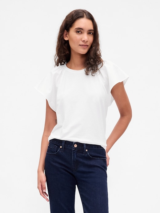 t-shirt mit flatternden Ärmeln