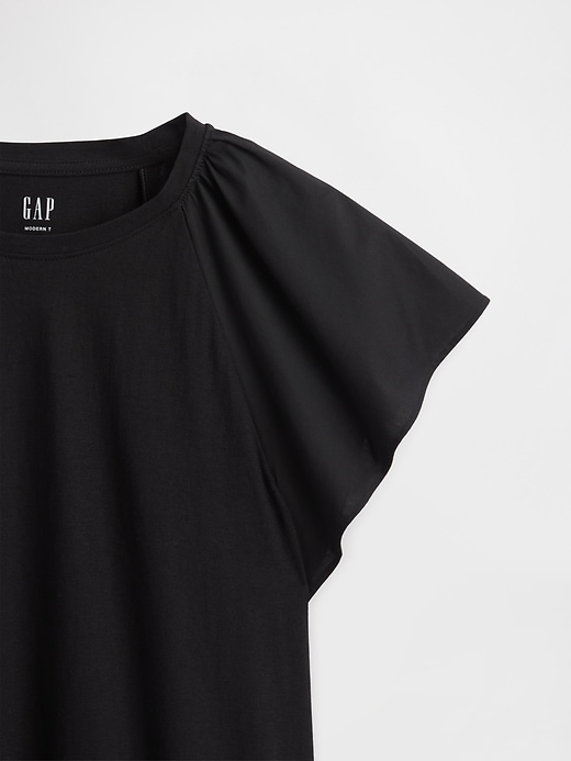 t-shirt mit flatternden Ärmeln