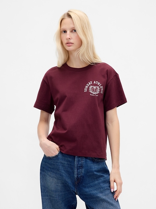 lässiges t-shirt mit grafiklogo