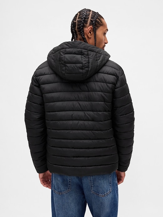 recycelte steppjacke mit kapuze