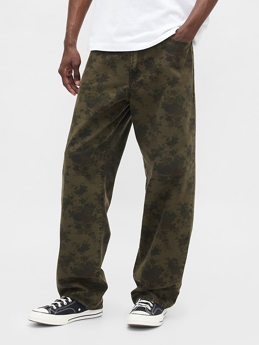 baggy jeans aus canvas mit blumenmuster