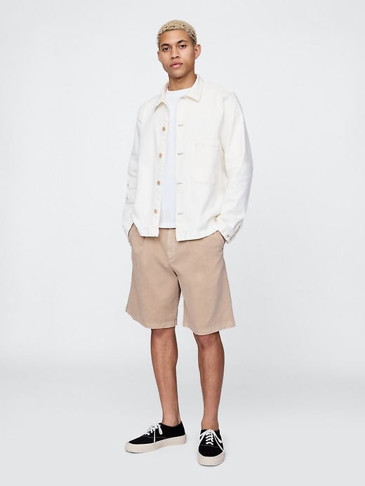 plissierte khaki-shorts
